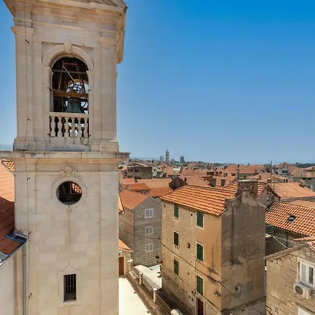 Old City View Nona T Split